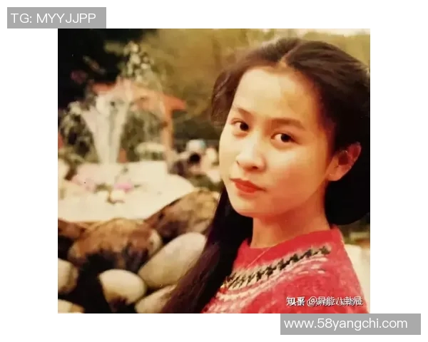 黄丽专访：从青涩少女到足球明星的成长之路与心路历程回顾